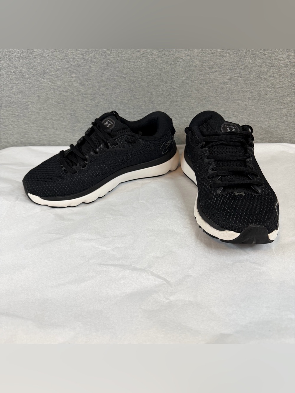 Under Armour HOVR Infinite 5 Running Shoes Women’s 7.5 3026550-002 Black Good